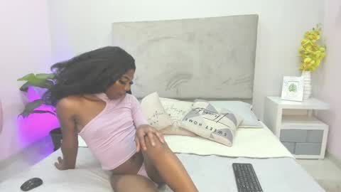 shelsy_issy online show from October 31, 7:59 pm