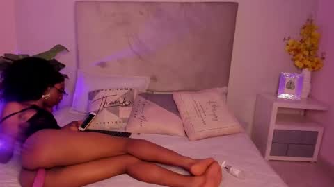 shelsy_issy online show from November 12, 8:19 pm