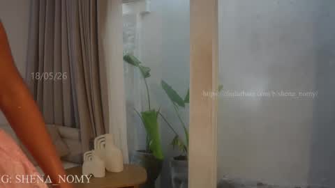 Snapshot of shena_nomy chatting on May 18, 10:04 pm In instagram shena nomy online show from May 18, 10:04 pm