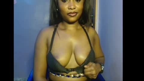 Snapshot of shena_xnomy chatting on July 8, 7:35 am Favour online show from July 8, 7:35 am