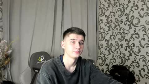 Max online show from November 8, 7:23 pm