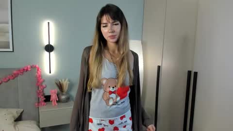 Snapshot of sherlyglauser chatting on March 25, 8:15 pm Diana online show from March 25, 8:15 pm