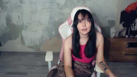 Snapshot of sherrellkitson chatting on November 8, 3:45 pm Emma online show from November 8, 3:45 pm