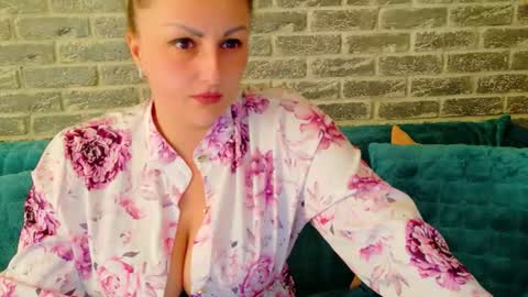 Snapshot of sherry_french chatting on July 30, 3:33 pm Sherry online show from July 30, 3:33 pm