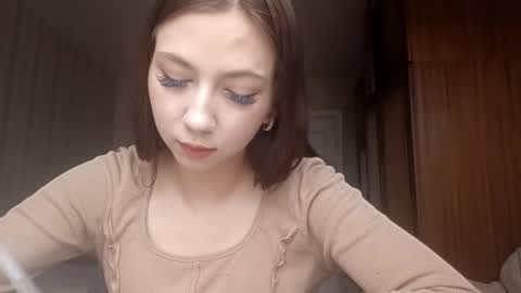 Lisa online show from December 5, 8:01 am