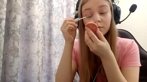 Lisa online show from December 17, 6:19 am