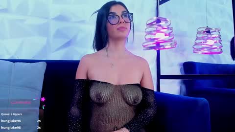 Snapshot of sherydan_love chatting on February 6, 4:10 am mia online show from February 6, 4:10 am