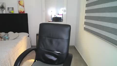 Snapshot of sheryl_stone2 chatting on February 4, 6:25 am Sheryl Stone2 online show from February 4, 6:25 am