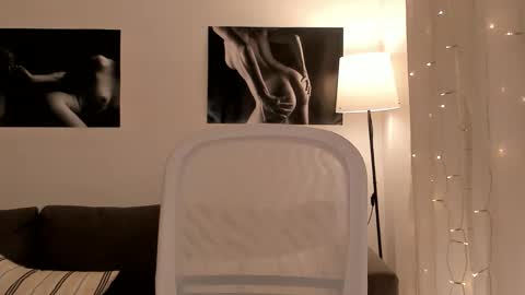 shesleepsnaked online show from March 10, 4:56 pm