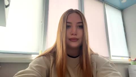 Snapshot of shielapikes chatting on October 19, 11:11 am Sofia online show from October 19, 11:11 am