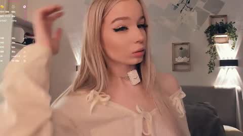 Stella  online show from April 7, 9:10 am