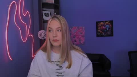 Snapshot of shinykaya chatting on April 10, 2:55 pm Kaya online show from April 10, 2:55 pm