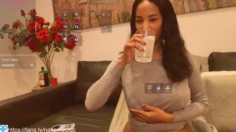 shinyplace online show from February 15, 6:37 pm