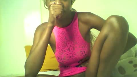 Snapshot of shipeta2 chatting on May 6, 5:18 pm detiefmagdalina2026 online show from May 6, 5:18 pm