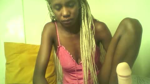 Snapshot of shipeta2 chatting on May 17, 2:53 am detiefmagdalina2026 online show from May 17, 2:53 am