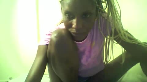 Snapshot of shipeta2 chatting on May 31, 5:26 am detiefmagdalina2026 online show from May 31, 5:26 am