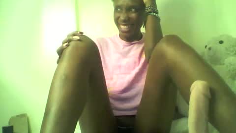 Snapshot of shipeta2 chatting on June 6, 6:23 pm detiefmagdalina2026 online show from June 6, 6:23 pm