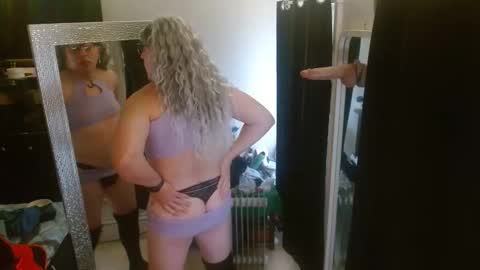 sarah online show from January 18, 7:28 pm