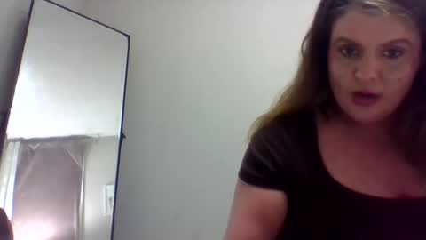 Snapshot of shmuberryfarms chatting on October 9, 11:41 am shmooinaround online show from October 9, 11:41 am