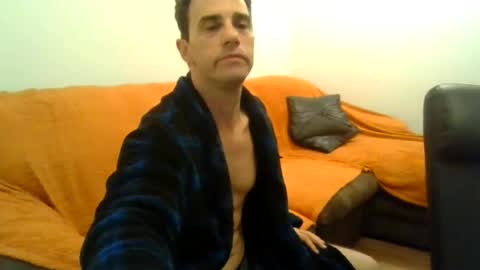 Snapshot of showherenow chatting on January 17, 6:29 am showherenow online show from January 17, 6:29 am