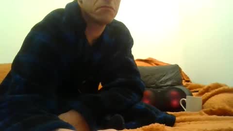 Snapshot of showherenow chatting on April 5, 6:10 am showherenow online show from April 5, 6:10 am