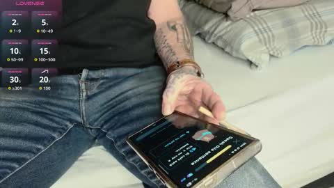 showofjay online show from February 9, 11:31 pm