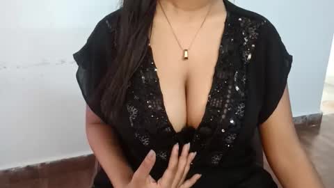 shreya_0 online show from March 9, 8:51 am