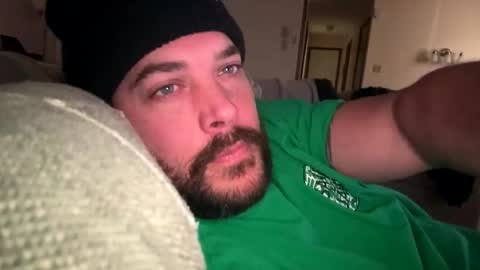 Snapshot of shubby420 chatting on November 4, 4:17 pm YeahBoi420 online show from November 4, 4:17 pm