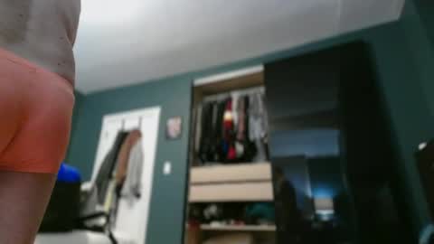Snapshot of shutterbug989 chatting on June 29, 12:50 am shutterbug989 online show from June 29, 12:50 am