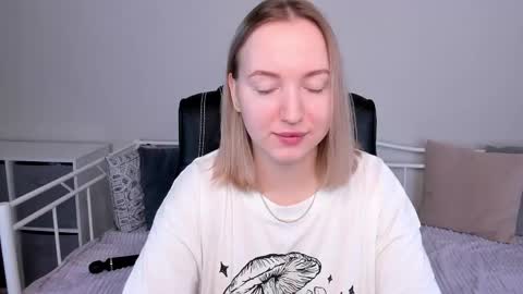 Snapshot of shy_annacutie chatting on February 25, 5:41 am Anna online show from February 25, 5:41 am