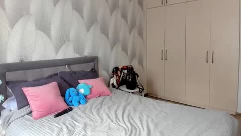 Mika online show from October 28, 2:37 am