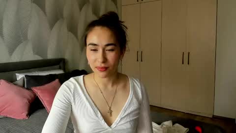 Snapshot of shy_bambiii chatting on May 30, 5:15 am Mika online show from May 30, 5:15 am