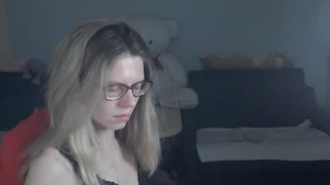 Snapshot of shy_moony chatting on June 7, 10:02 pm just Alex online show from June 7, 10:02 pm