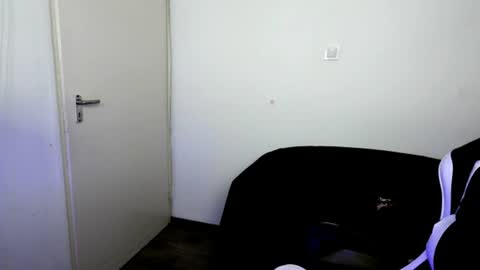 shy_nerd_babyy online show from June 29, 10:15 am