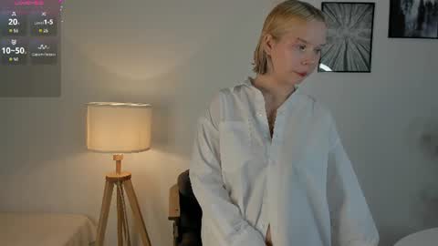 Snapshot of shy_nikka_4you chatting on July 2, 1:49 am Nika online show from July 2, 1:49 am