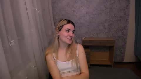 shy_sabrina_ online show from March 11, 7:47 pm