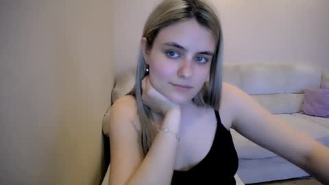 Snapshot of shy_sabrina_ chatting on April 27, 3:32 pm shy_sabrina_ online show from April 27, 3:32 pm