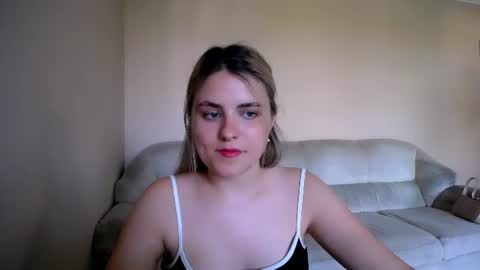 Snapshot of shy_sabrina_ chatting on June 10, 2:49 pm shy_sabrina_ online show from June 10, 2:49 pm