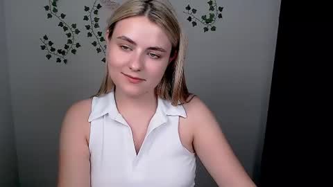 Snapshot of shy_sabrina_ chatting on July 2, 12:55 pm shy_sabrina_ online show from July 2, 12:55 pm