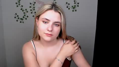 Snapshot of shy_sabrina_ chatting on July 13, 12:08 pm shy_sabrina_ online show from July 13, 12:08 pm