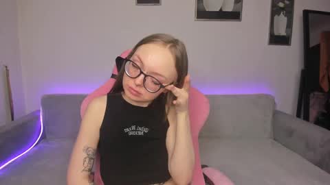 Melissa online show from February 13, 9:27 pm