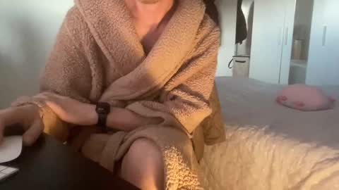 shyboy0533 online show from October 30, 7:21 am