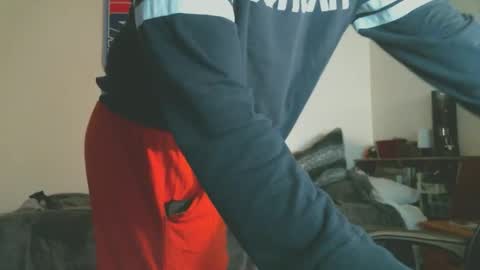 shyboyhugecum2020 online show from March 3, 5:46 am