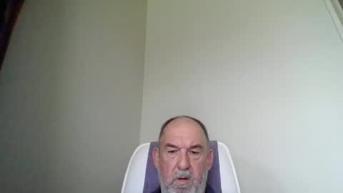 Snapshot of shyguytm chatting on February 6, 10:53 pm shyguytm online show from February 6, 10:53 pm