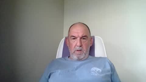 Snapshot of shyguytm chatting on March 11, 4:10 am shyguytm online show from March 11, 4:10 am