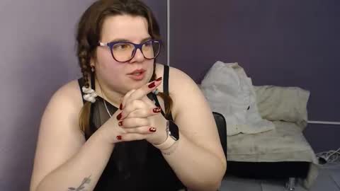 Snapshot of shyness_girl chatting on October 3, 8:00 am Bethany online show from October 3, 8:00 am