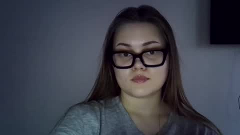 Snapshot of shynesssi chatting on February 9, 6:11 am shynesssi online show from February 9, 6:11 am