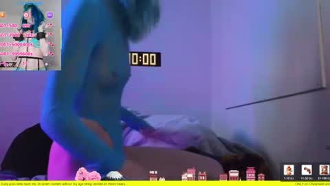 Snapshot of shyohiogirl chatting on July 24, 5:11 pm Hippie online show from July 24, 5:11 pm