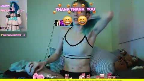 Snapshot of shyohiogirl chatting on July 28, 11:04 pm Hippie online show from July 28, 11:04 pm