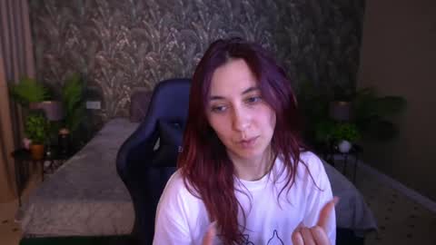 Snapshot of shyy_jany chatting on May 22, 1:06 pm shyy_jany online show from May 22, 1:06 pm